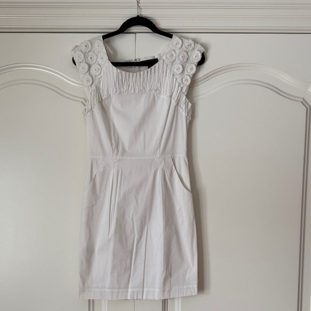 BCBGMaxAzria White Cap Sleeve Mini Dress